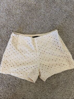 Banana Republic Lace Eyelet Women’s Shorts - Cream size 0